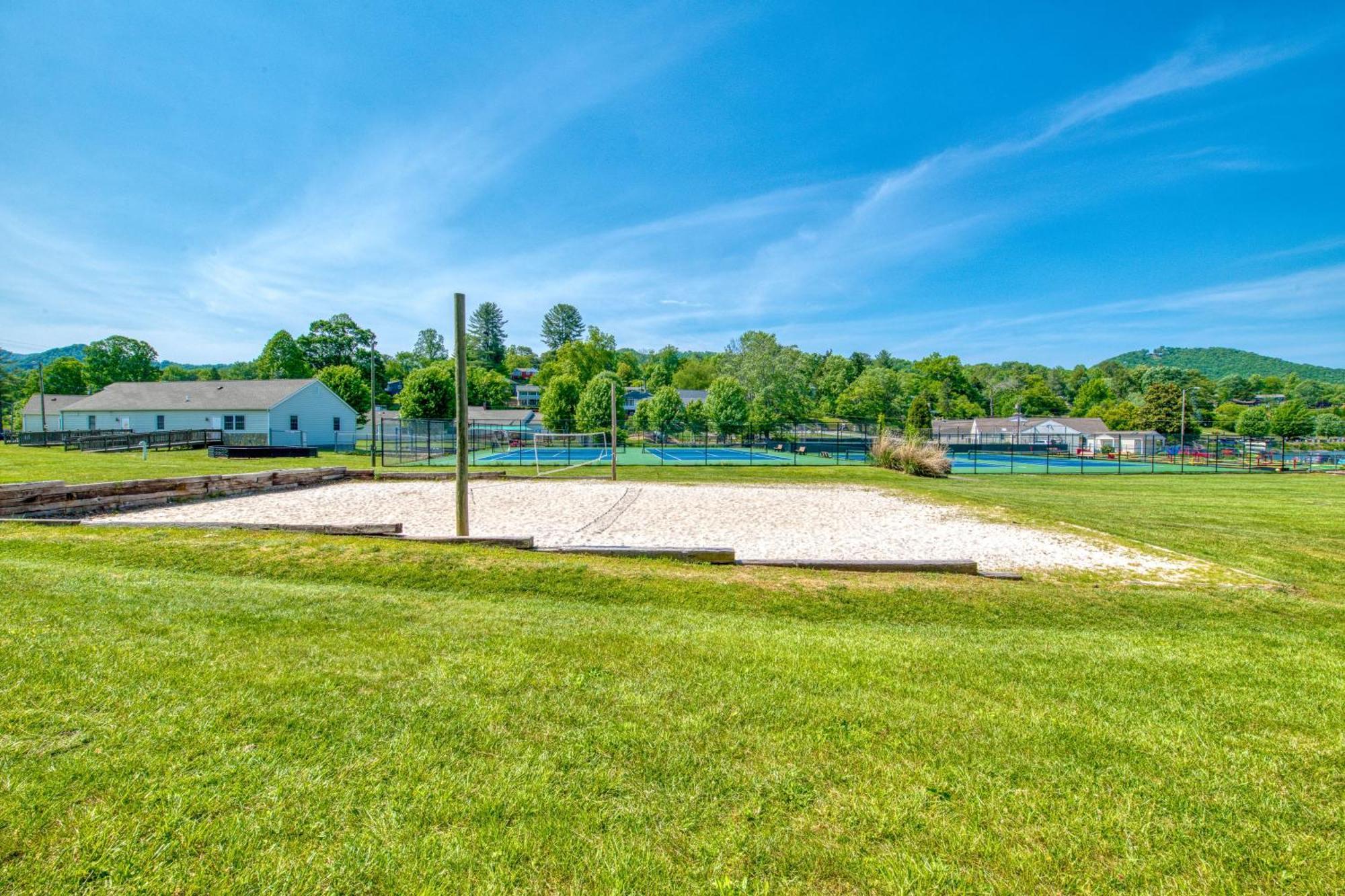 شقة Campground Apts Lake Junaluska الغرفة الصورة